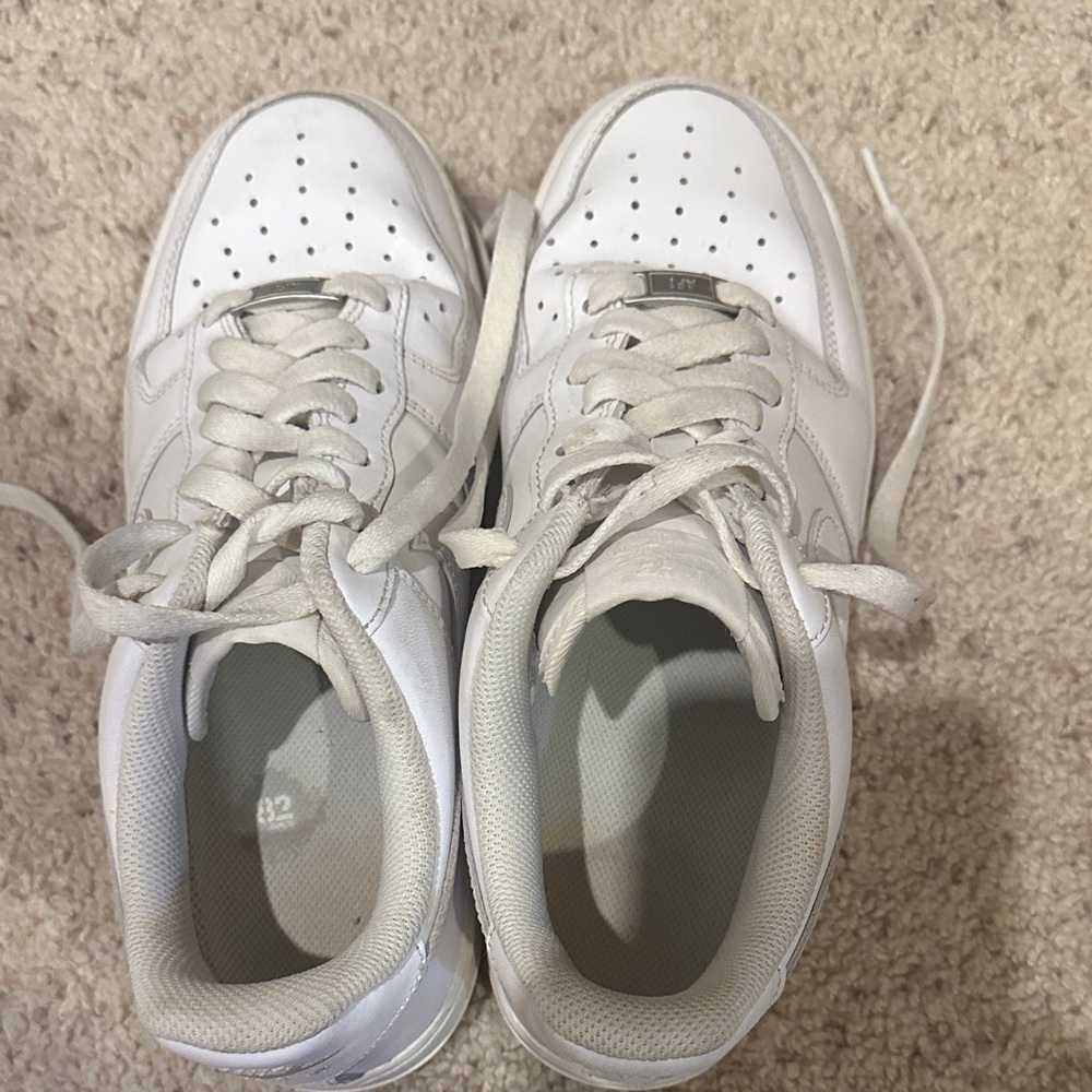 White Nike AF1
